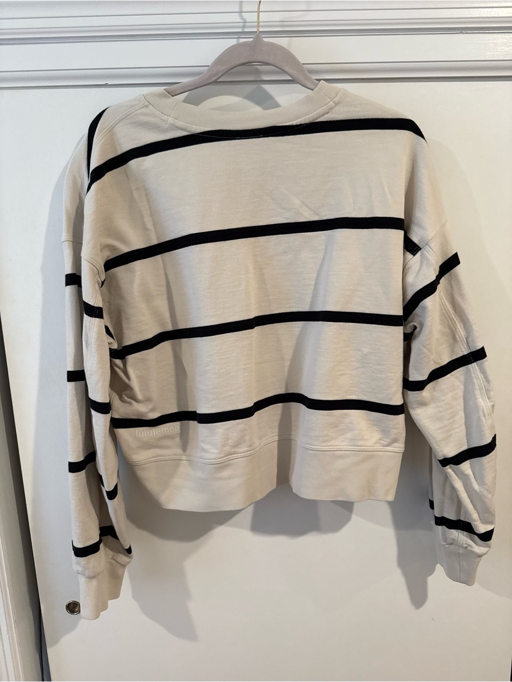 Lululemon Striped Perfectly Oversized Cropped Crew Sz 8 - Picture 3 of 4